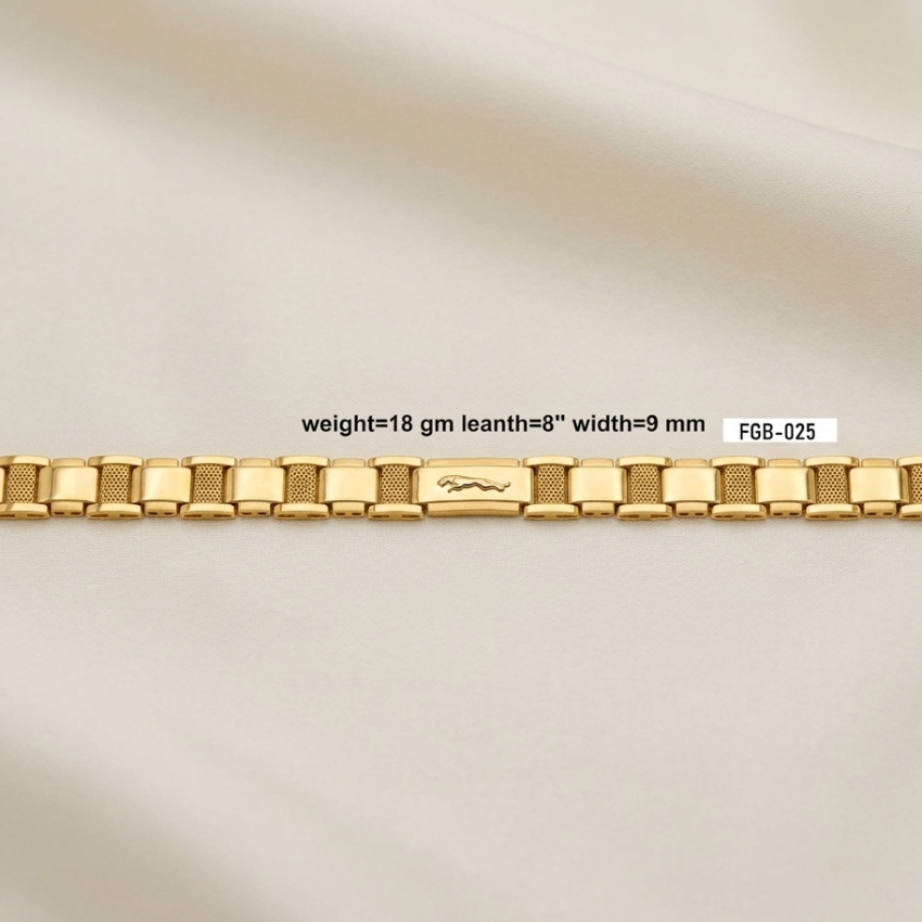 A gold-tone metal link bracelet with a textured pattern, displayed horizontally on a draped beige fabric background. Text overlays specify the product's weight, length, and width, along with a style code.