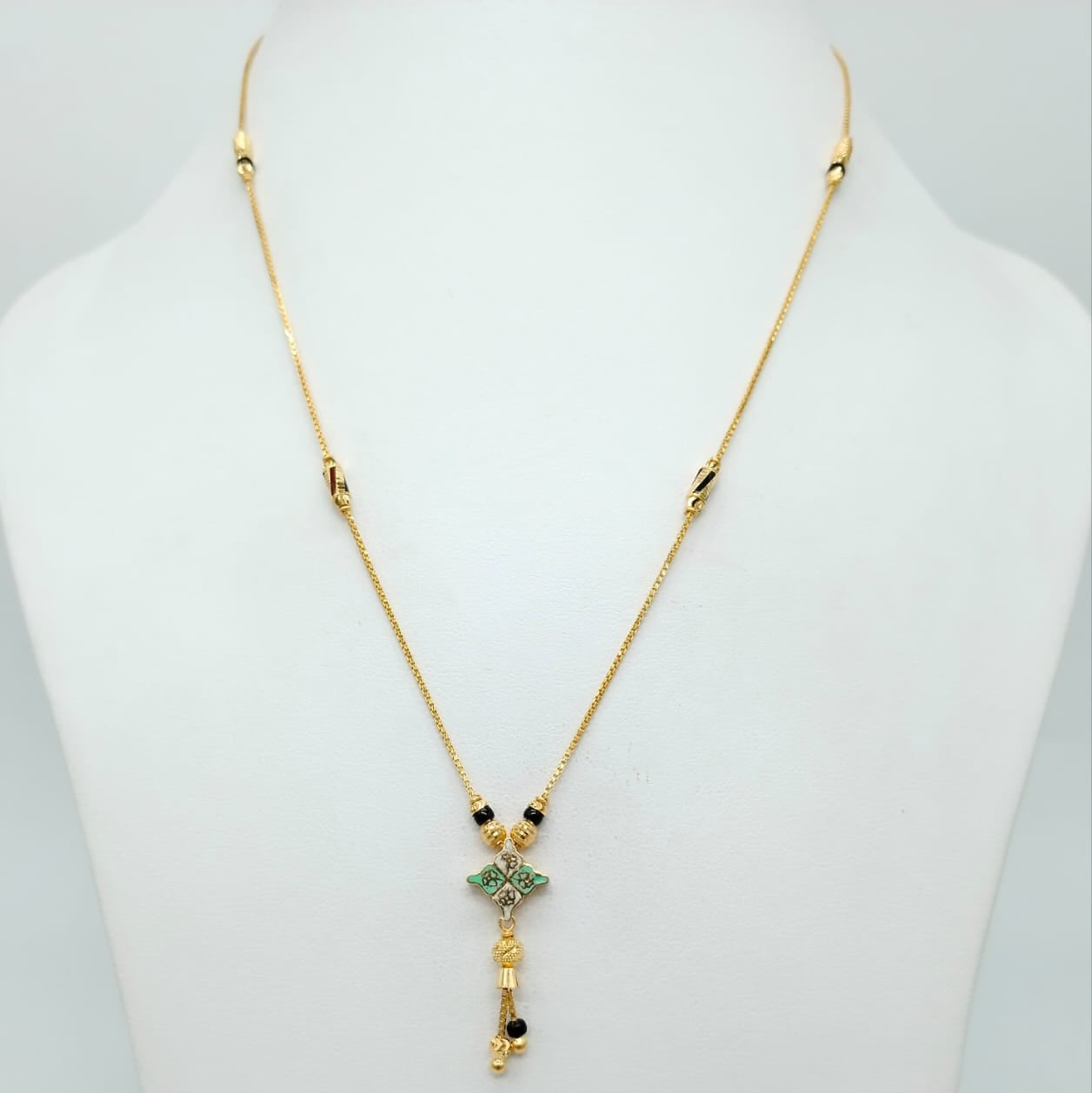 Unique pendant Short Mangalsutra