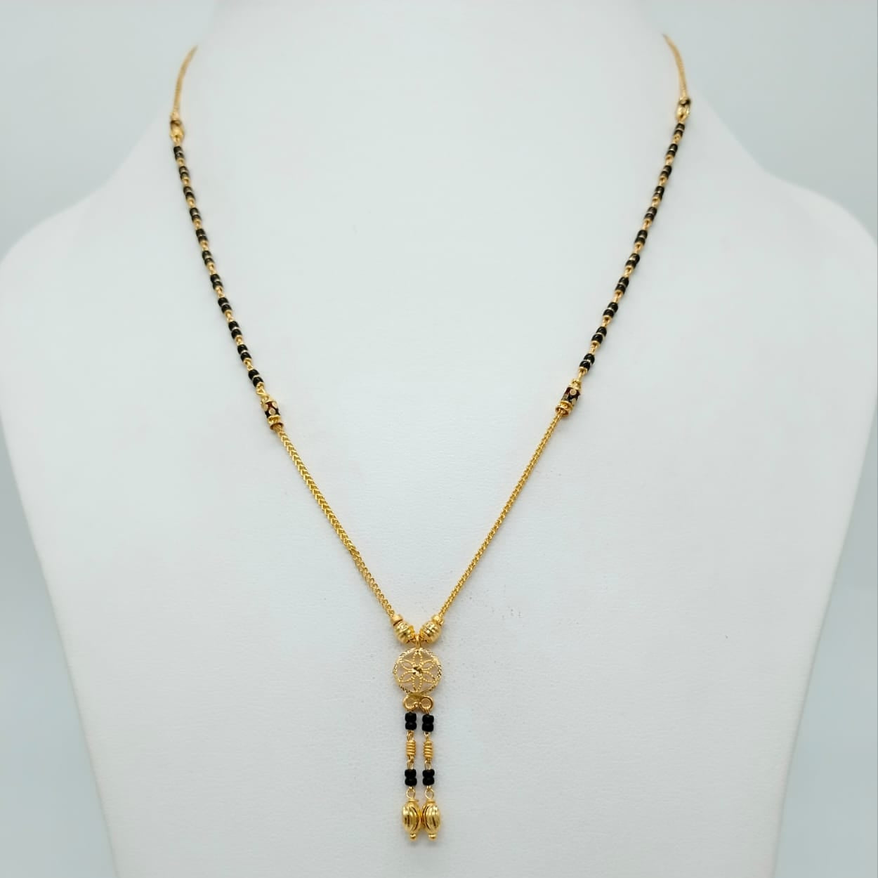 Unique pendant Short Mangalsutra